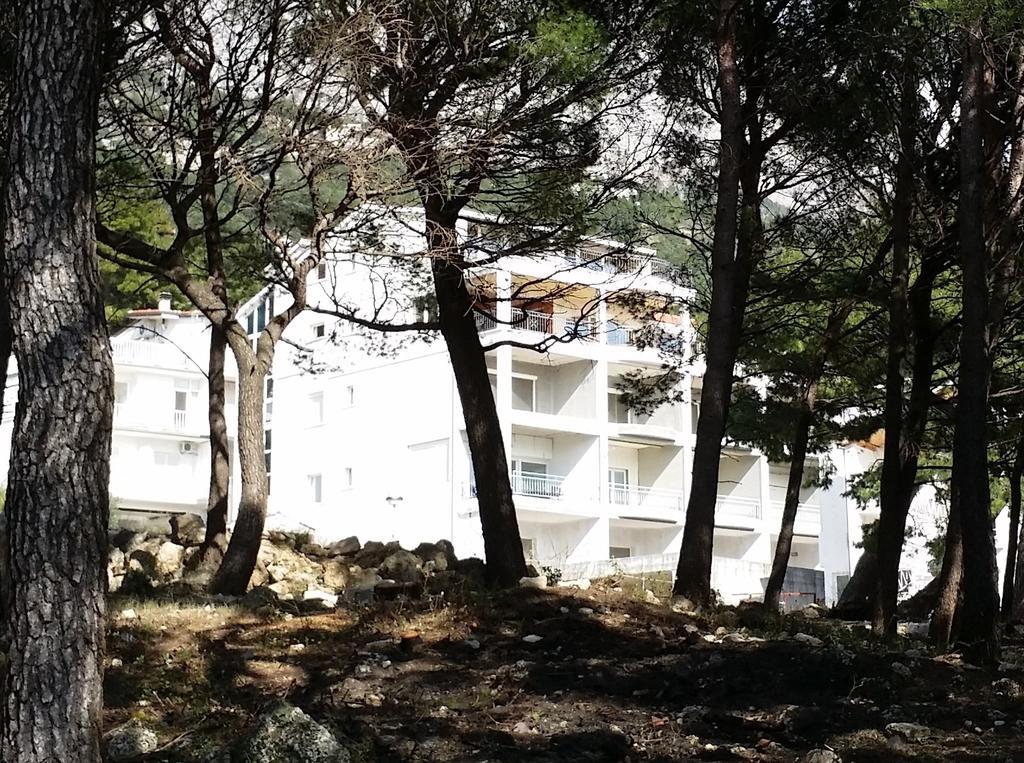 Apartments Lucija Brela Eksteriør bilde
