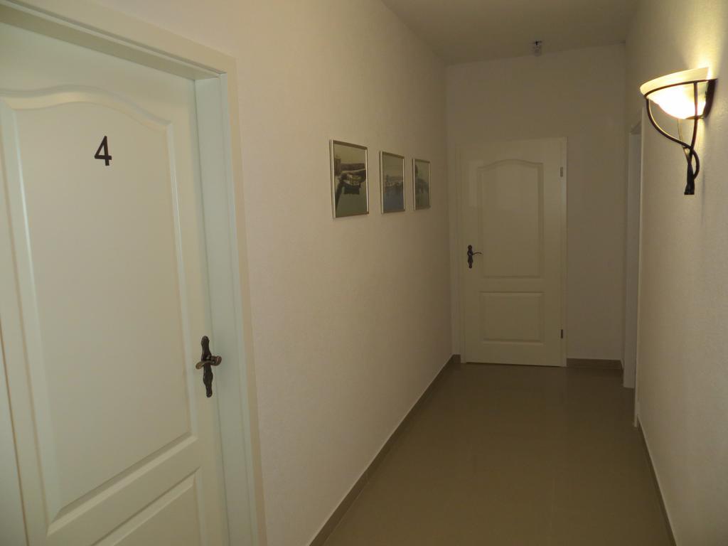Apartments Lucija Brela Eksteriør bilde